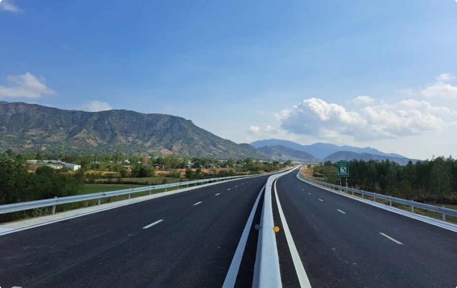 Resolutely not to increase capital or prolong the implementation time of important national projects and key works in the transport sector.