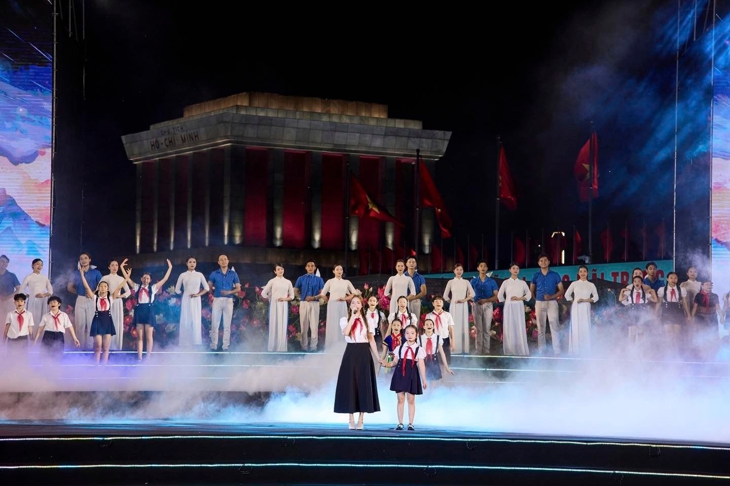 Ho Chi Minh,  Bac Ho anh 1