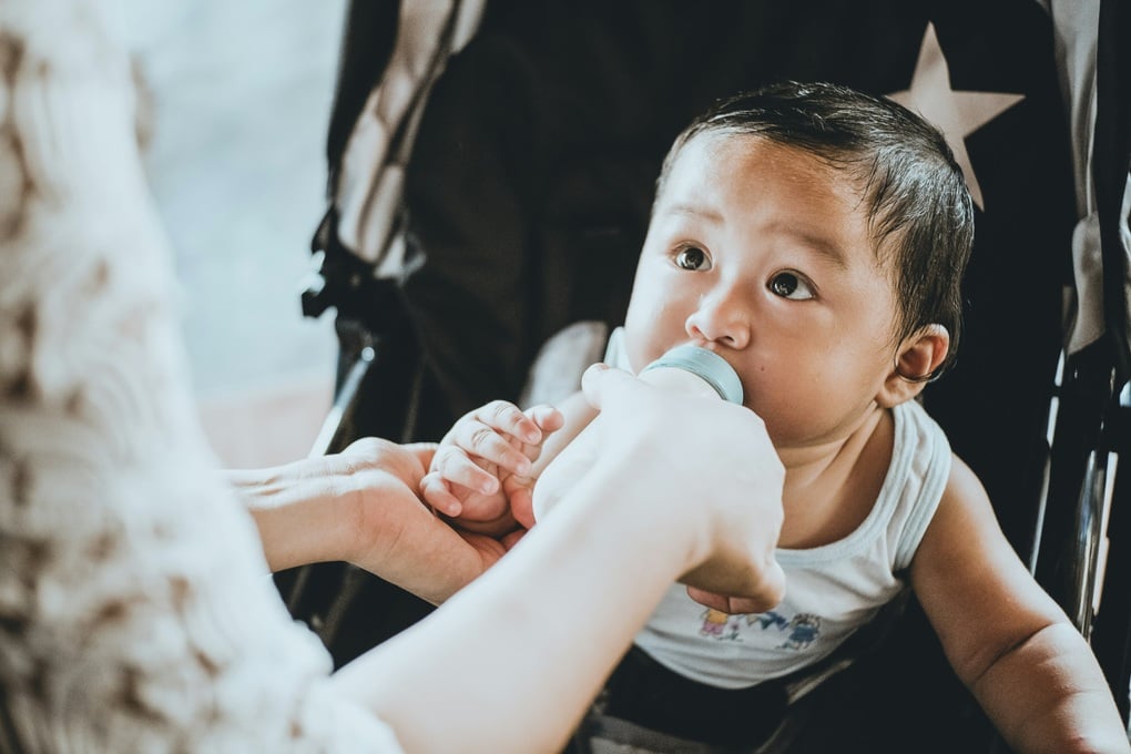 Hiểu lầm phổ biến về sữa của cha mẹ khiến bé 3 tuổi phải truyền máu - 2