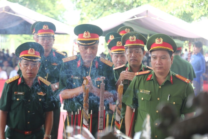 Linh thiêng Đền thờ Bác Hồ ở Bạc Liêu ảnh 5