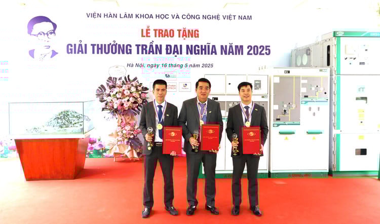 2-7073.jpg