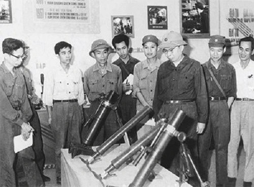 契約10からベトナム人が原子力を使い、衛星インターネットを閲覧するまで - 1