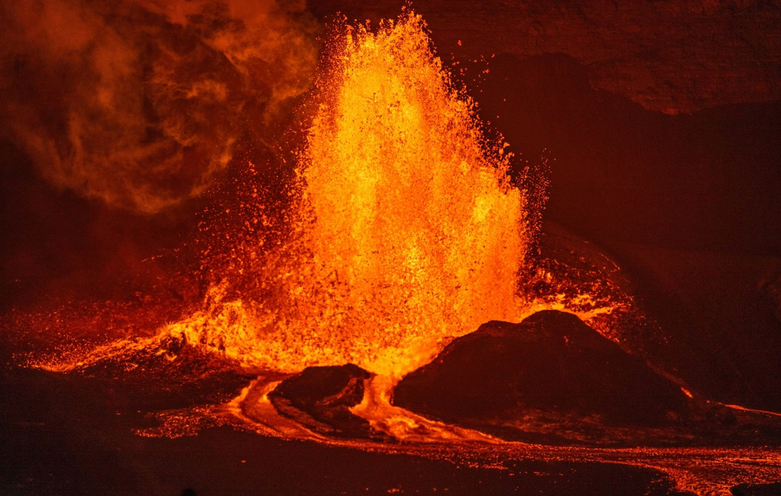 Hình ảnh hiếm có từ vụ phun trào núi lửa ở Hawaii - Ảnh 2.