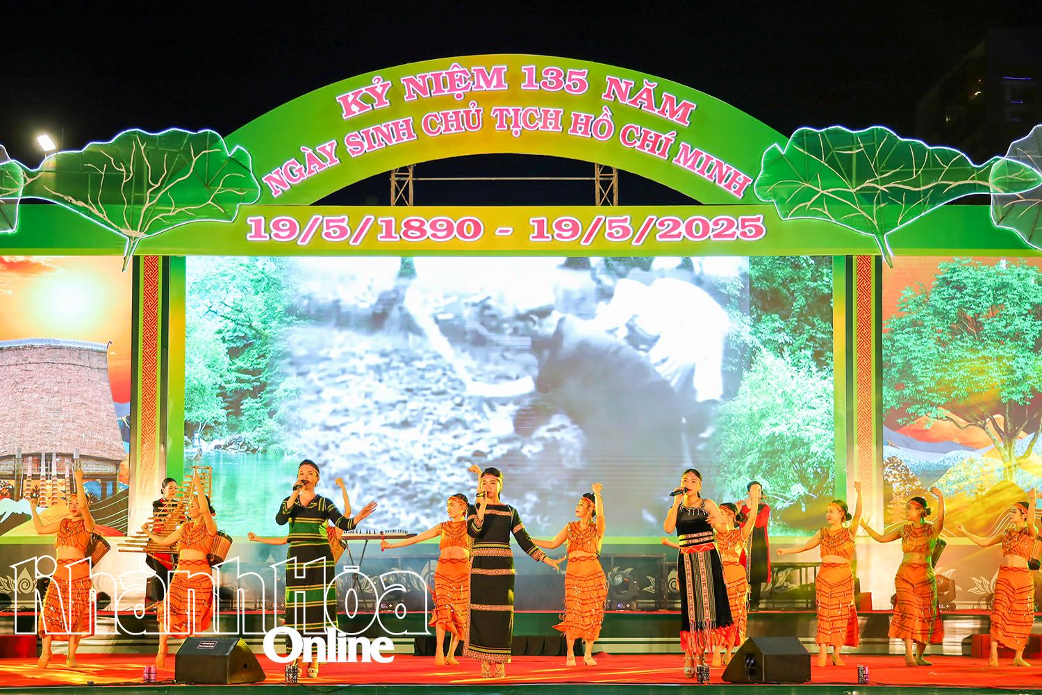 Singing and dancing performance 