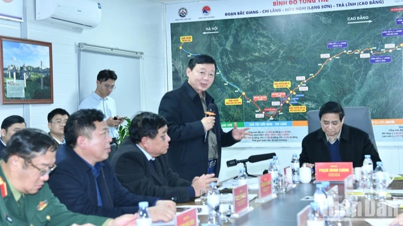 Entschlossen, zwei wichtige Autobahnprojekte in Lang Son und Cao Bang termingerecht und mit hoher Qualität abzuschließen. Foto 3