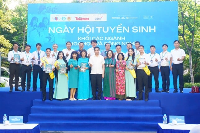 ទិវាចូលរៀនសម្រាប់មុខវិជ្ជាវិទ្យាសាស្ត្រ និងបច្ចេកវិទ្យា៖ បទពិសោធន៍ដែលមិនអាចបំភ្លេចបាន រូបថត ៦៩