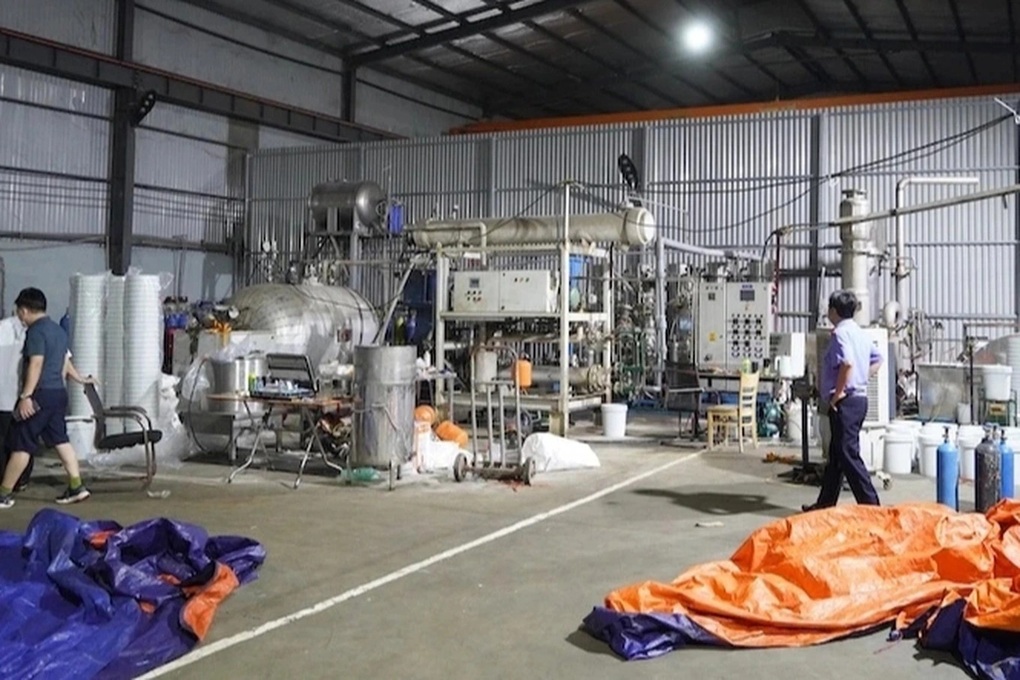 Đường dây khí cười bị triệt phá, bác sĩ cảnh báo tổn thương thần kinh - 1