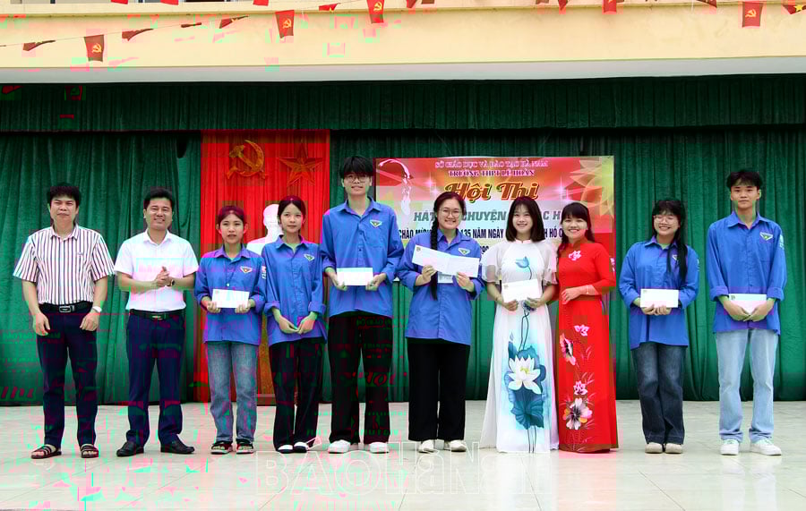 Trường THPT Lê Hoàn thi hát và kể chuyện về Bác Hồ