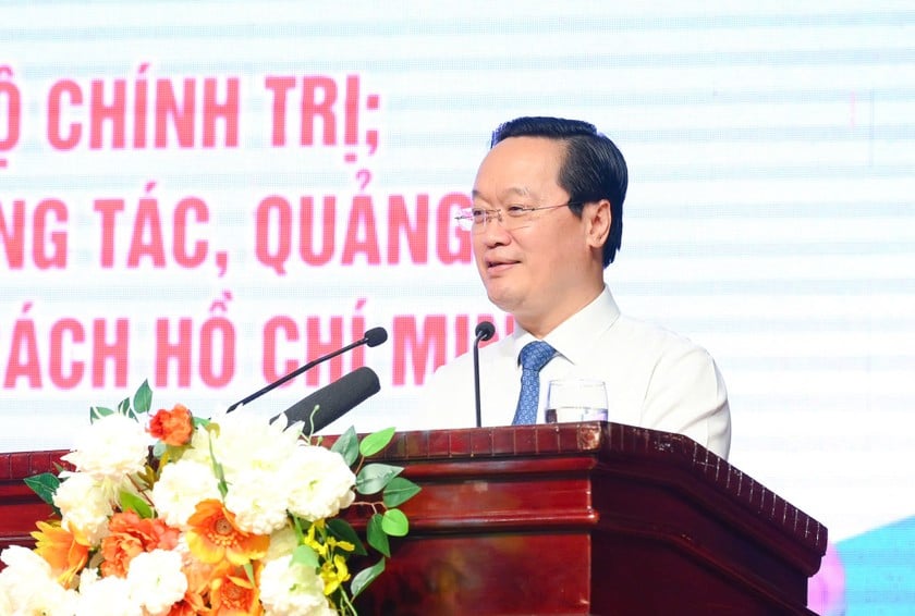 Bí thư Tỉnh ủy Nghệ An Nguyễn Đức Trung phát biểu tại Hội nghị.
