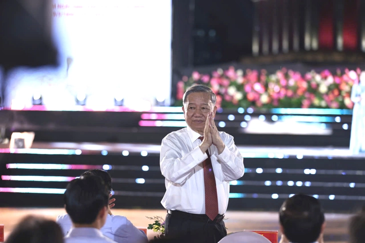 Hồ Chí Minh - Ảnh 1.
