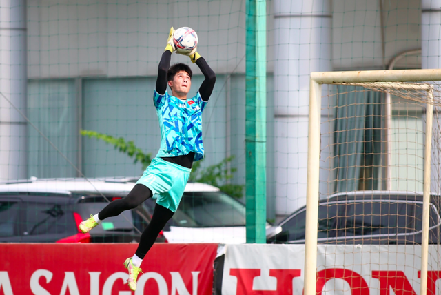 Khi V-League bị ‘nghi ngờ’ tính trung thực, các ngôi sao trẻ vẫn chơi rất thật!
- Ảnh 1.