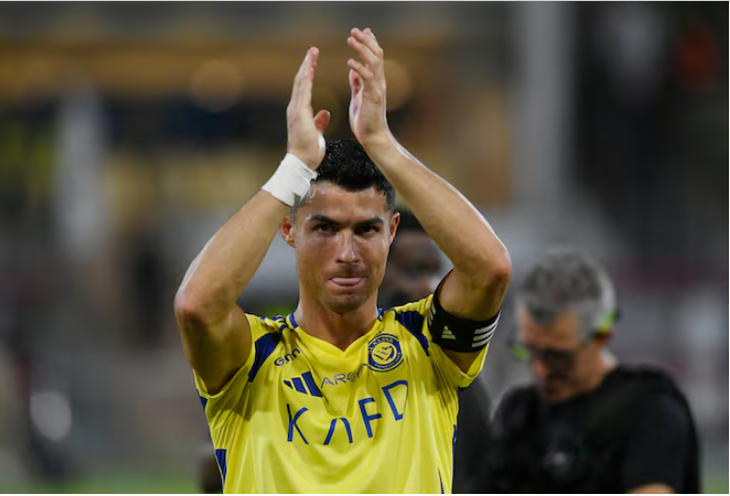 Ronaldo sắp chia tay Al Nassr, được đội bóng bí mật ở Brazil chào mời - Ảnh 1.