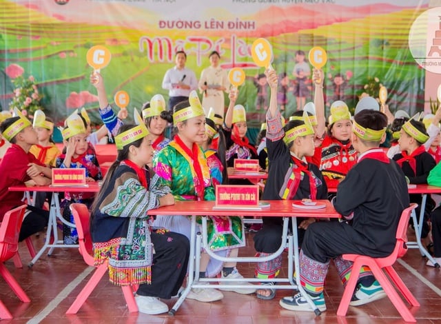 Dạy tiếng Anh cho học sinh Mèo Vạc: Một hành trình đặc biệt - Ảnh 2.