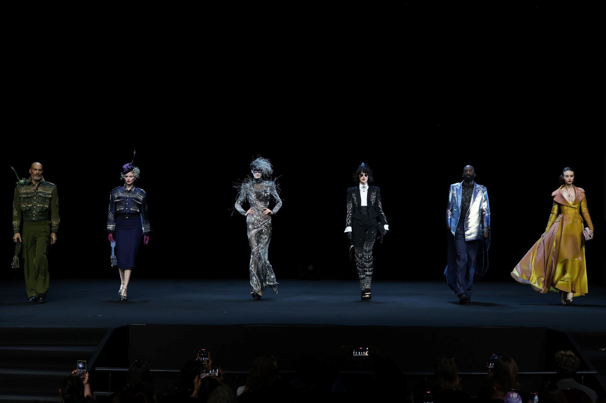4-mot-so-thiet-ke-cua-thuong-hieu-julien-fournie-haute-couture.jpg