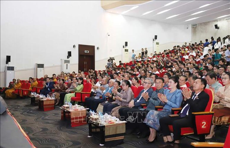 Nhiều hoạt động ý nghĩa kỷ niệm 135 năm Ngày sinh Chủ tịch Hồ Chí Minh tại các nước- Ảnh 1.