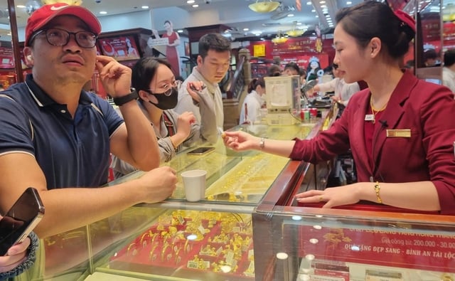 Rà soát trọng điểm việc lập hóa đơn bán vàng, bạc, thuốc - Ảnh 1.