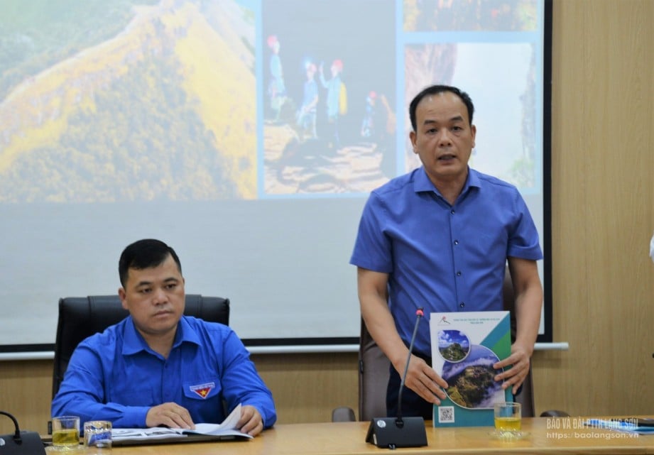 Lãnh đạo Trung tâm Xúc tiến Đầu tư, Thương mại và Du lịch tỉnh phát biểu khai mạc chương trình tập huấn