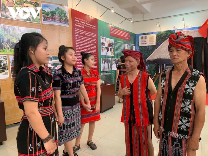 Không gian giới thiệu các di sản văn hóa phi vật thể đặc sắc như truyền thống mang họ Hồ của đồng bào dân tộc thiểu số phía Tây thành phố Huế