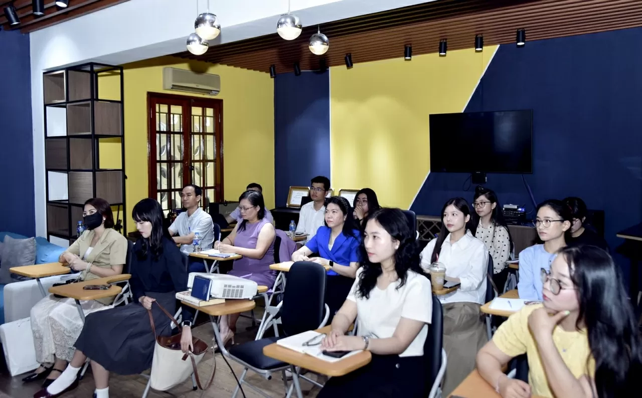 Nâng cao kiến thức và kỹ năng phiên dịch đối ngoại, đáp ứng yêu cầu của ngành Ngoại giao trong thời đại mới