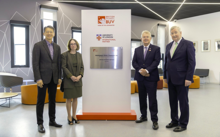 Gần đây, Đại học London trao danh hiệu ”Đối tác Quốc tế” cho trường Đại học Anh Quốc Việt Nam (BUV).