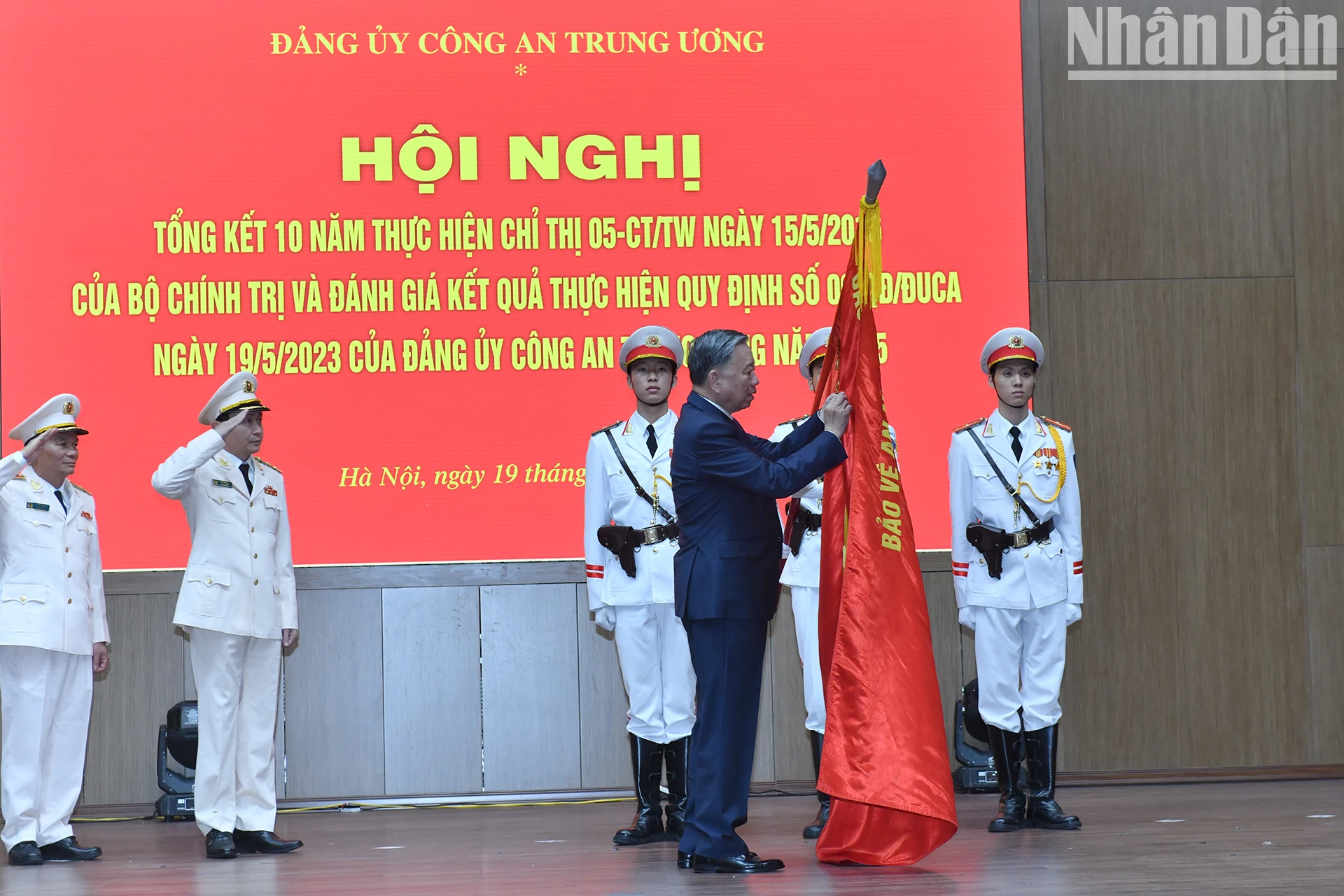 [Photo] General Secretary To Lam attends the conference to review 10 years of implementing Directive No. 05 of the Politburo and evaluate the results of implementing Regulation No. 09 of the Central Public Security Party Committee photo 3
