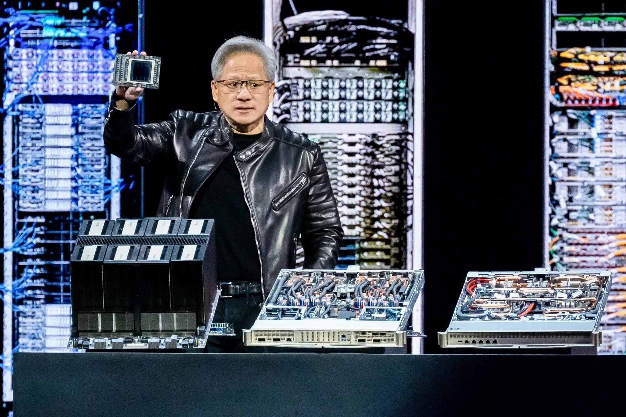 chip AI cua Huawei,  Huawei chip Hopper,  My va Trung Quoc,  Huawei bi cam anh 1