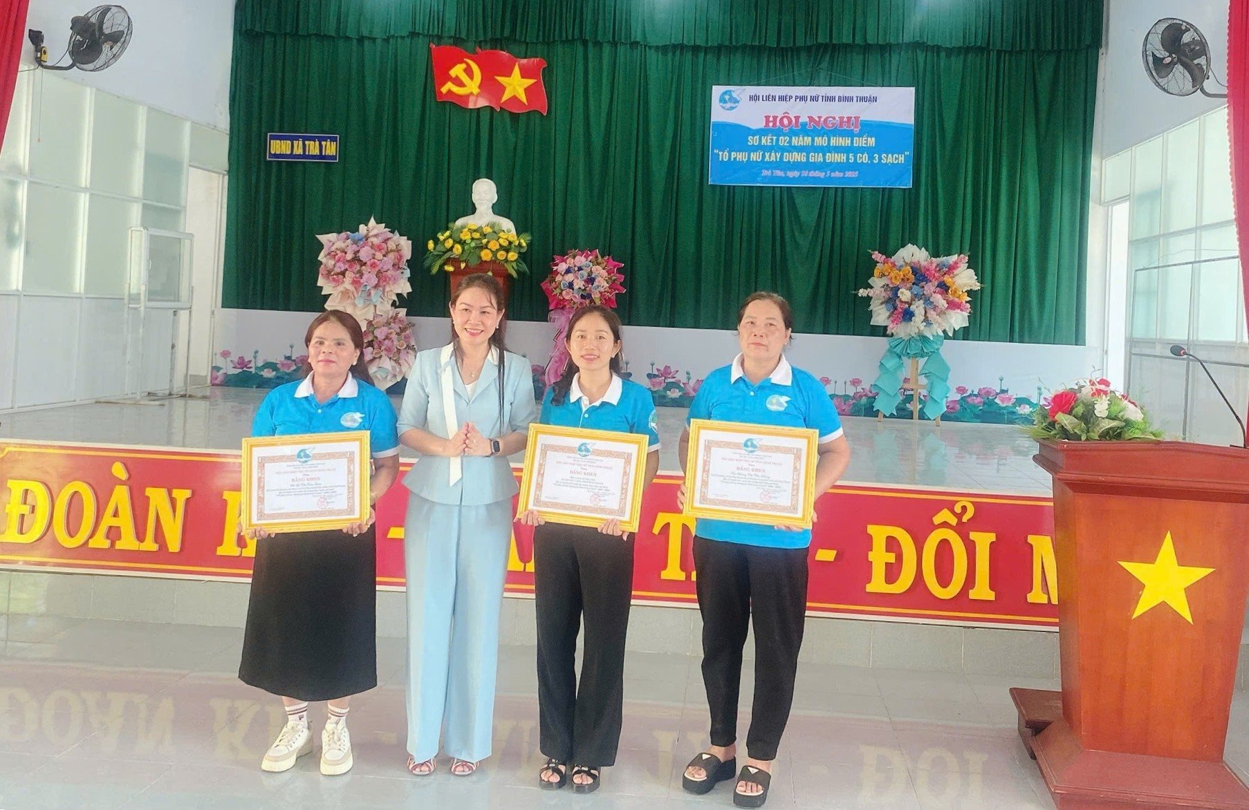 សរសើរ-model-tai-tra-tan1.jpg