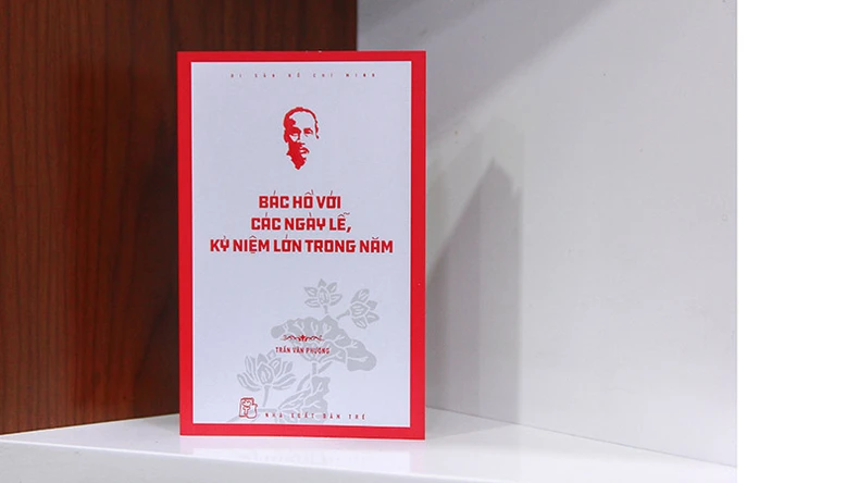 Giới thiệu tựa sách mới thuộc bộ Di sản Hồ Chí Minh ảnh 2