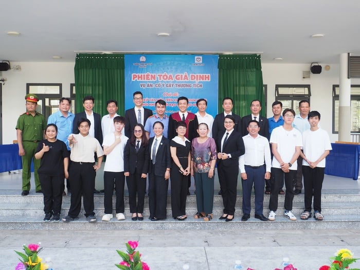 សិស្ស​រំភើប​ចិត្ត​ចំពោះ​ការ​សាកល្បង​សាកល្បង​ដើម្បី​លើក​កម្ពស់​ការ​ទប់ស្កាត់​អំពើ​ហិង្សា​នៅ​សាលា - រូបថត ២.
