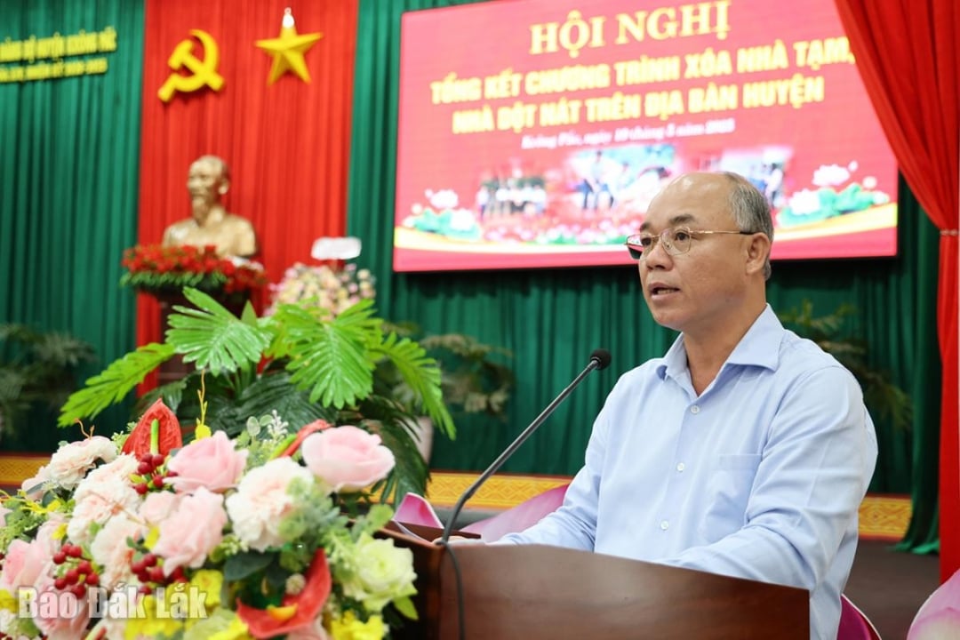 Phó Chủ tịch UBND tỉnh Trương Công Thái phát biểu tại hội nghị.