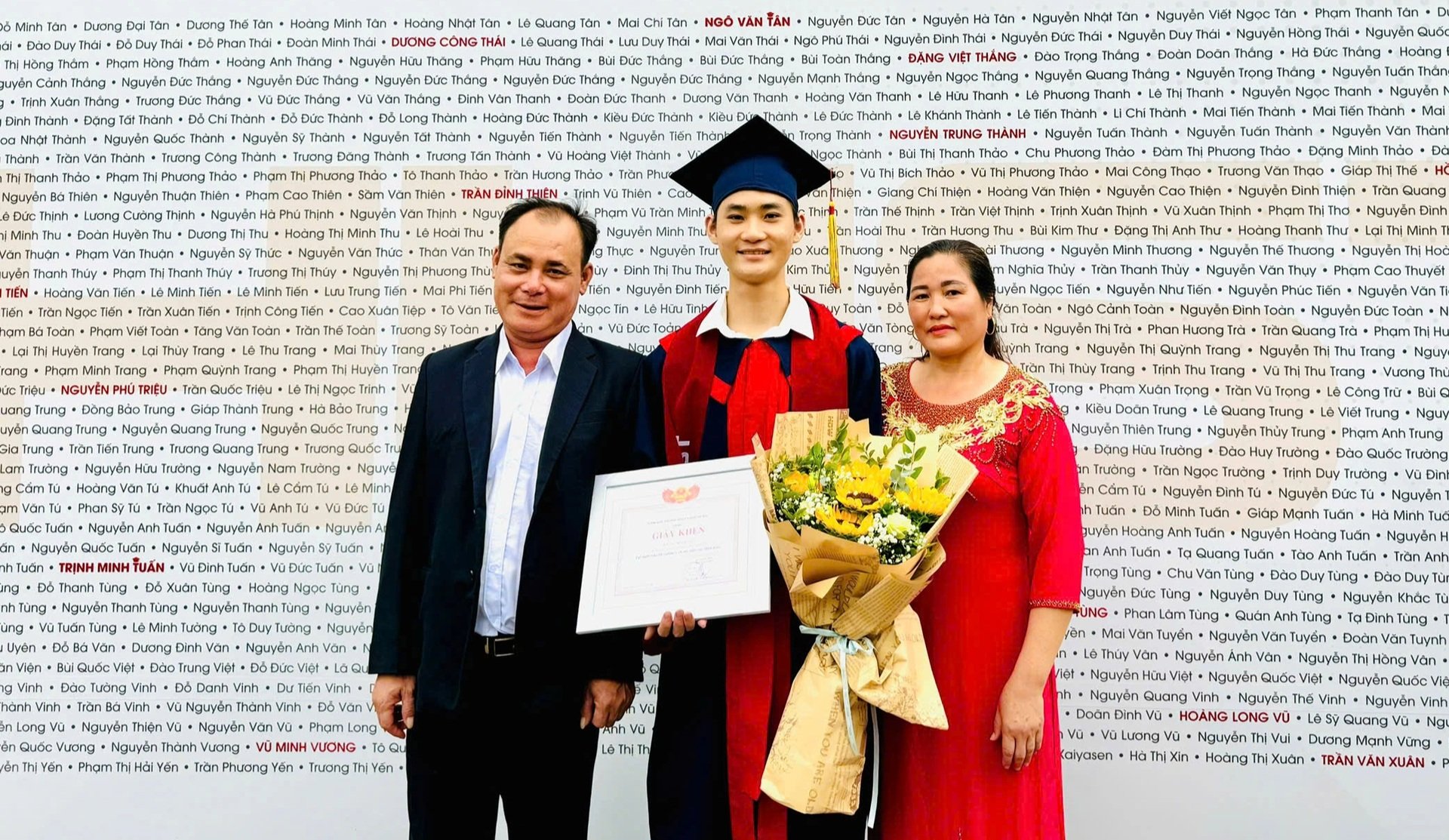Thay bố mẹ viết giấc mơ đi học, nam sinh tốt nghiệp xuất sắc ĐH Bách khoa - 1