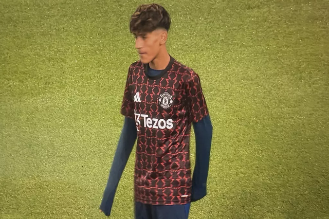 Thần đồng 14 tuổi và cơ hội viết nên lịch sử cho Man United - Ảnh 2.