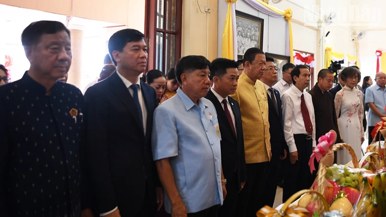 Kỷ niệm 135 năm Ngày sinh Chủ tịch Hồ Chí Minh tại tỉnh Udon Thani, Thái Lan ảnh 1