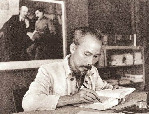 chu-tich-ho-chi-minh-1589447951034164672474-1589613497680-1589613498227673659.jpg