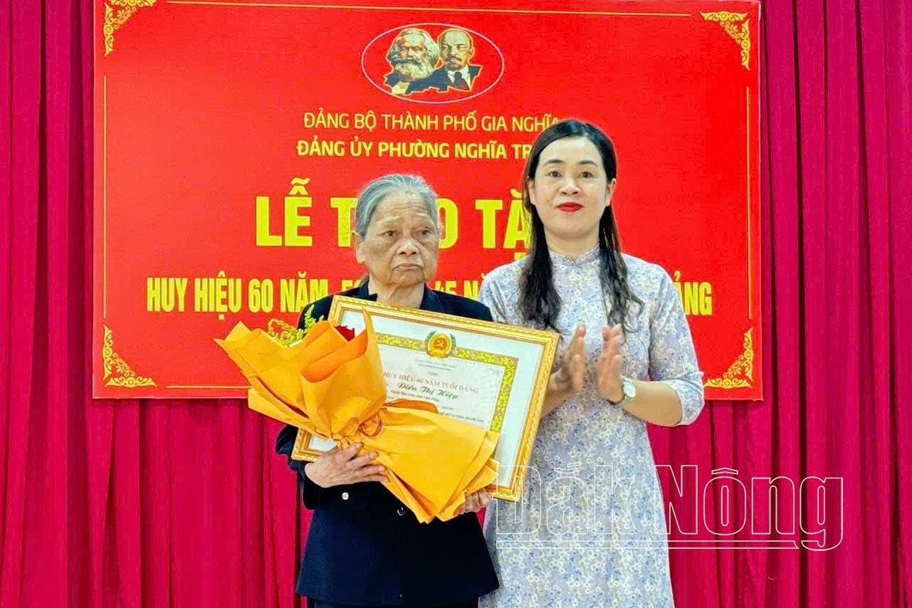 đảng viên 2