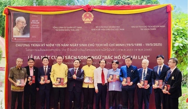 Ra mắt sách song ngữ 'Bác Hồ ở Thái Lan' dịp kỷ niệm 135 sinh nhật Bác - Ảnh 2.