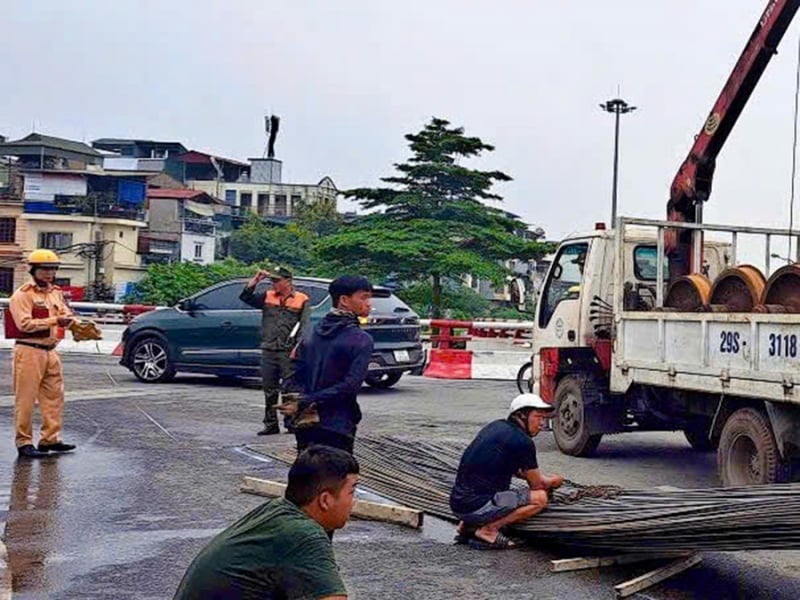 Phạt hơn 40 triệu tài xế và chủ xe làm rơi sắt -0