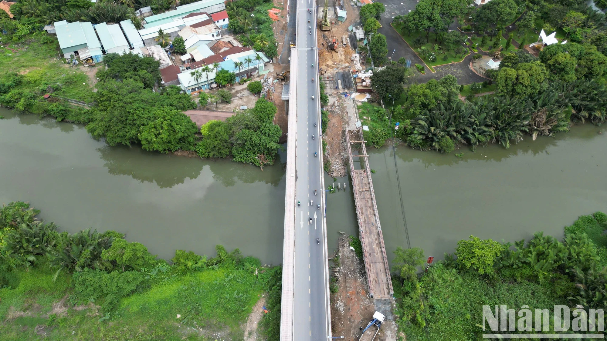 [Ảnh] Cận cảnh Cầu Tăng Long, thành phố Thủ Đức sau khi khắc phục vệt hằn lún ảnh 10