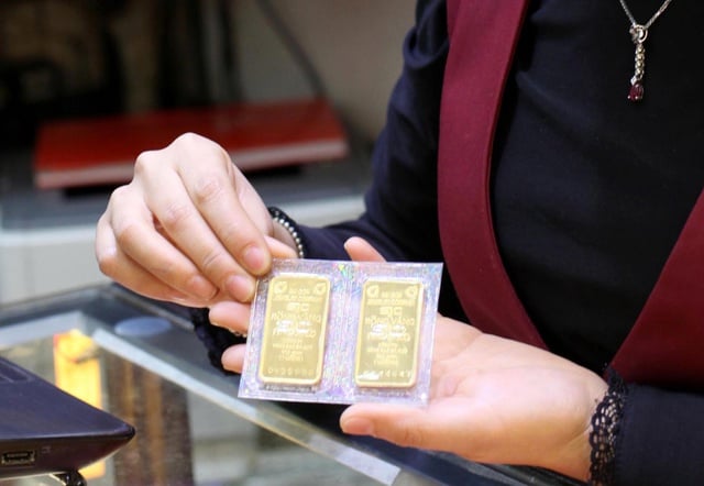 Giá vàng hôm nay 19.5.2025: Vàng miếng SJC tăng 800.000 đồng/lượng - Ảnh 1.
