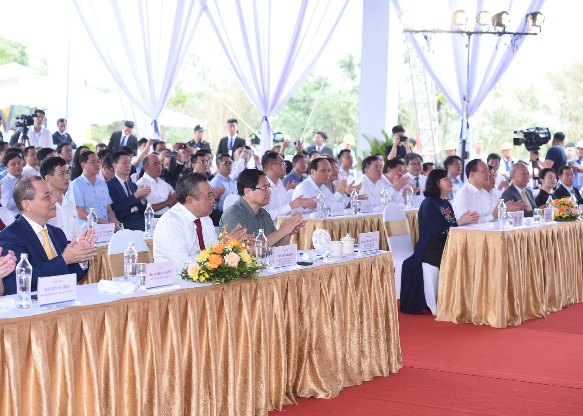 [Ảnh] Thủ tướng Phạm Minh Chính dự Lễ khởi công Dự án đầu tư xây dựng cầu Tứ Liên ảnh 2