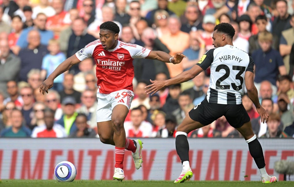 Vượt qua Newcastle, Arsenal chắc suất dự Champions League - 1