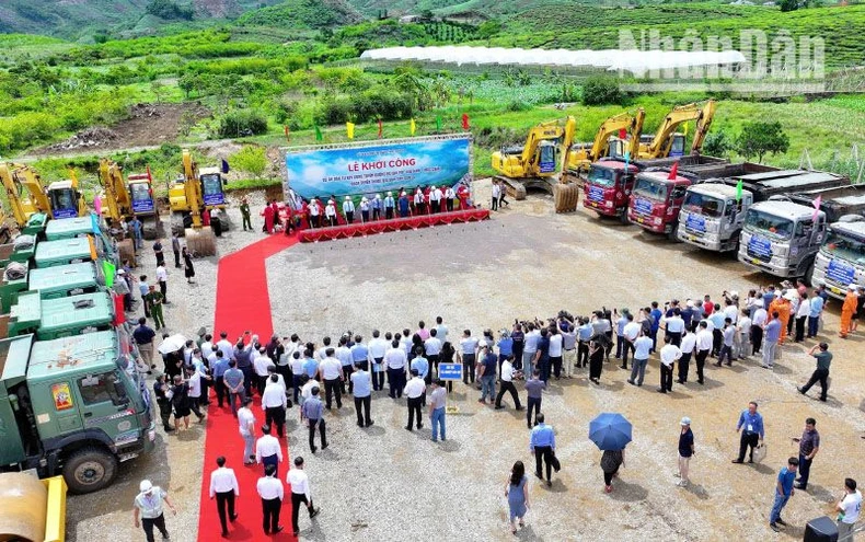 Khởi công tuyến đường bộ cao tốc Hòa Bình-Mộc Châu ảnh 5