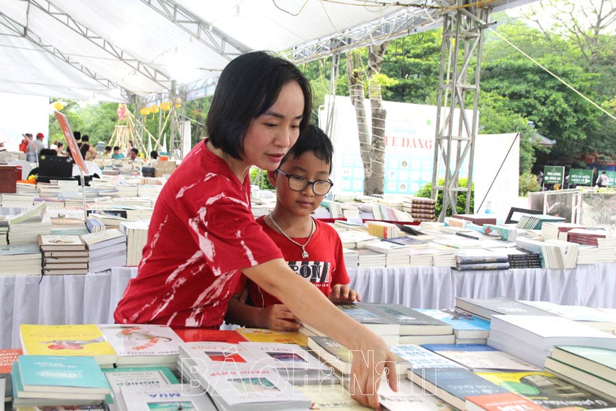 Văn hóa Phật giáo hòa nhịp đời sống trong dịp Đại lễ Phật đản Vesak 2025 tại chùa Tam Chúc