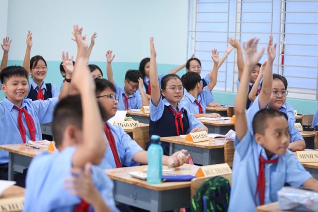 Quy định tuyển sinh đầu cấp trái tuyến tại TP.HCM - Ảnh 1.