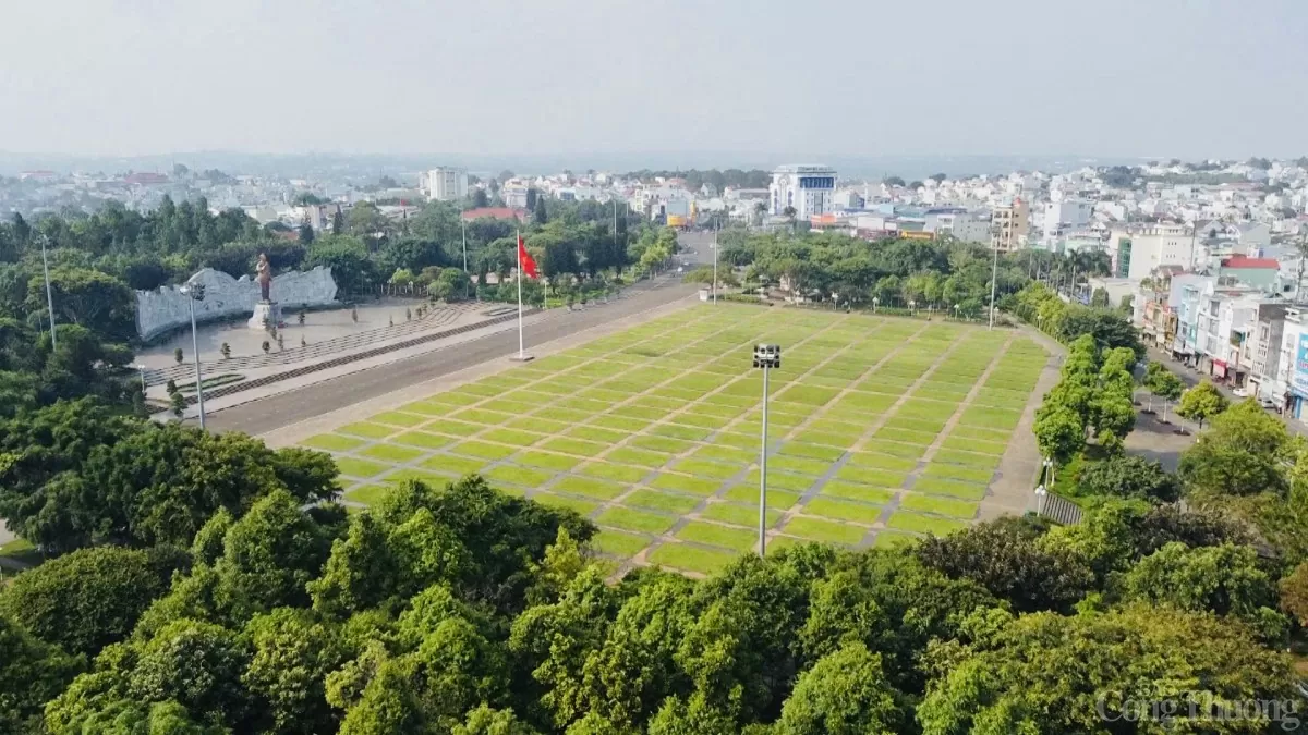 tượng đài Bác Hồ