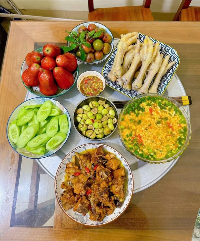bữa ăn ngon mỗi ngày với gà kho và rau luộc