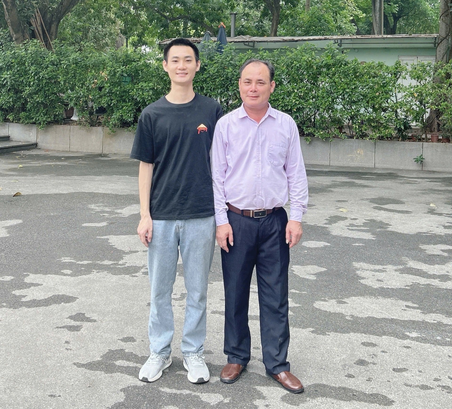 Thay bố mẹ viết giấc mơ đi học, nam sinh tốt nghiệp xuất sắc ĐH Bách khoa - 4