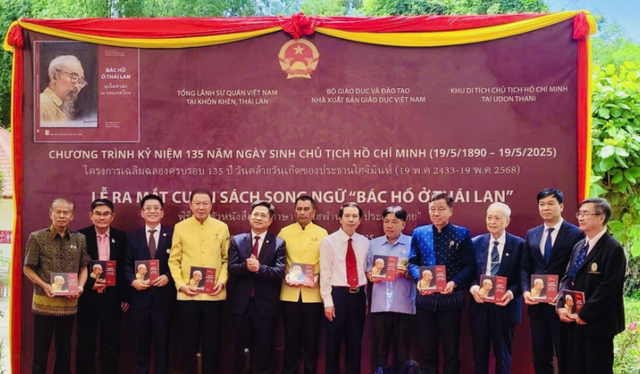 Ra mắt sách song ngữ Việt - Thái "Bác Hồ ở Thái Lan" - Ảnh 2.