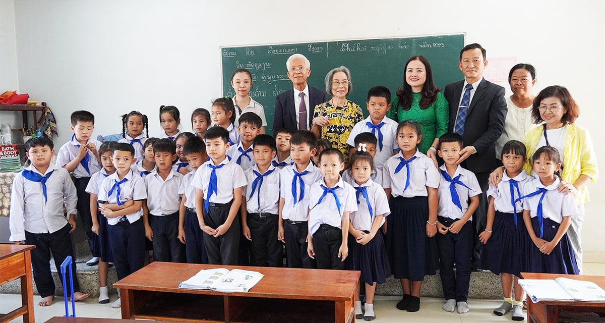 Quảng Trị cử 4 giáo viên sang Lào giảng dạy tiếng Việt