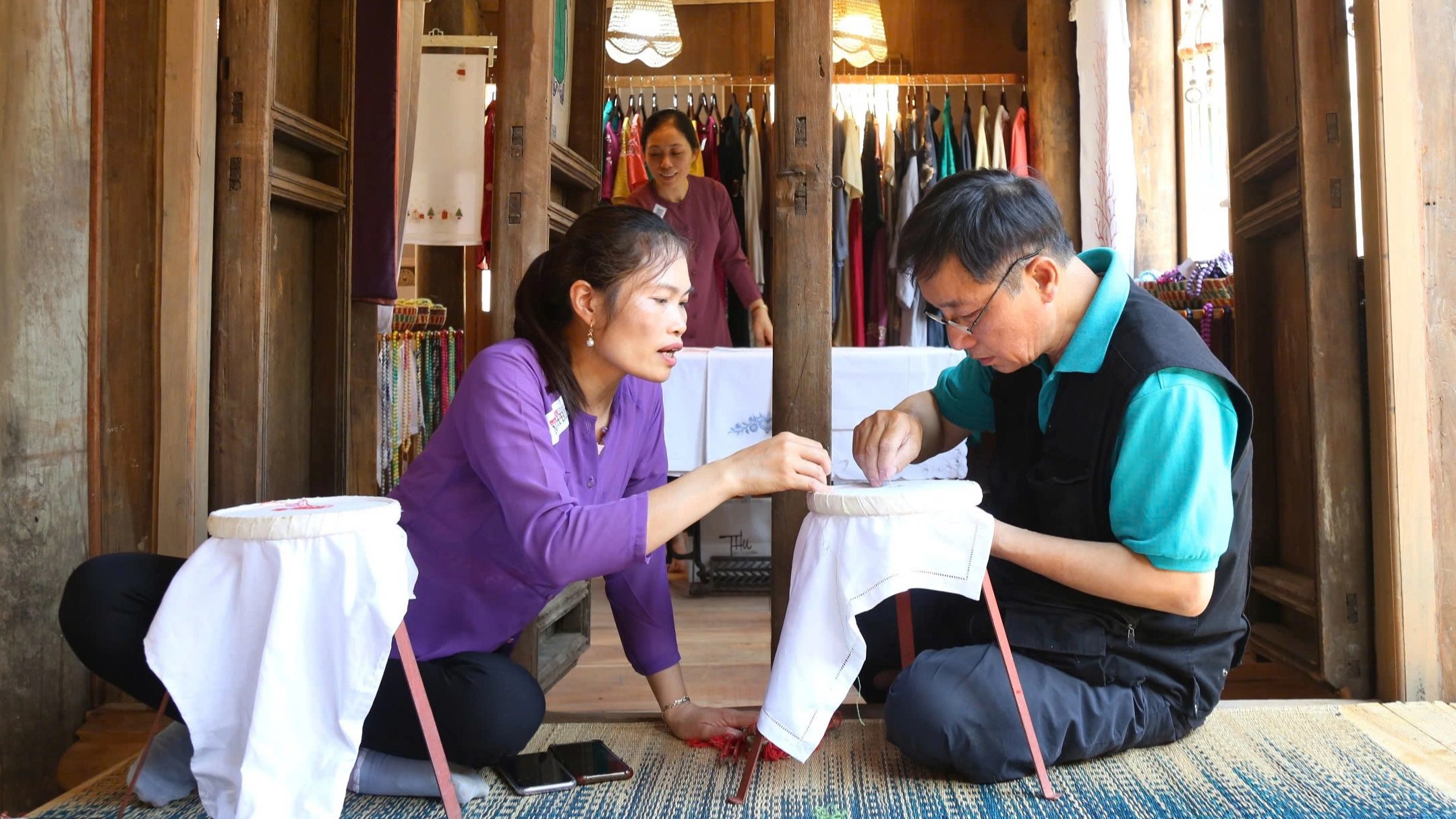 Khám phá làng nghề truyền thống Ninh Bình: Chơi gì , ăn đâu , đi thế nào? - Ảnh 1.
